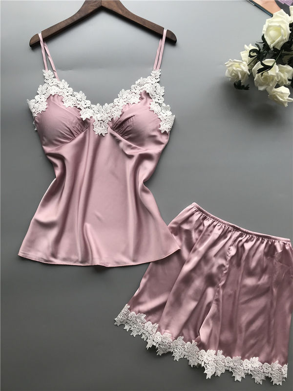 La ropa interior de dos piezas del cordón de las mujeres de los pijamas del satén respirable de la ropa de noche fijó con cuello de pico